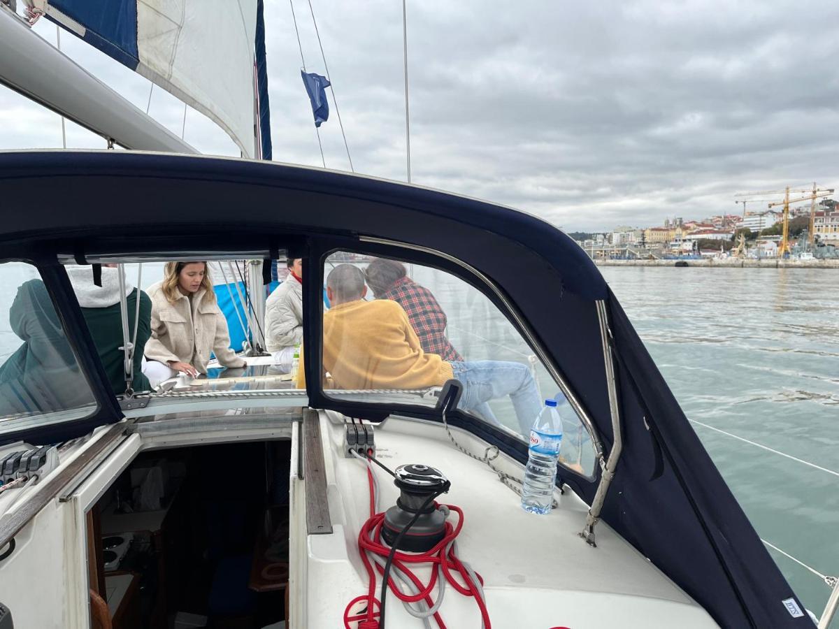 Stay In A Boat - Lisboa Εξωτερικό φωτογραφία
