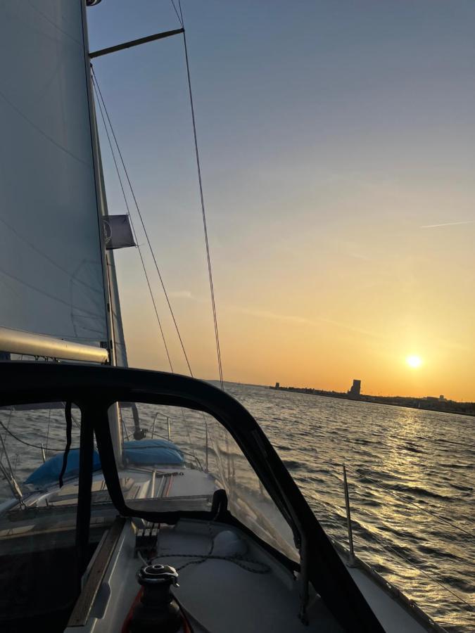 Stay In A Boat - Lisboa Εξωτερικό φωτογραφία