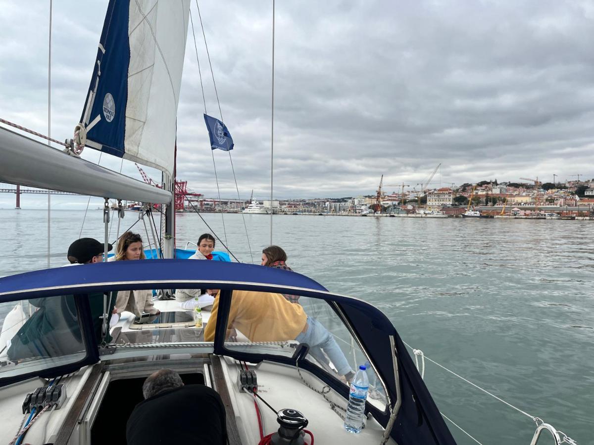 Stay In A Boat - Lisboa Εξωτερικό φωτογραφία