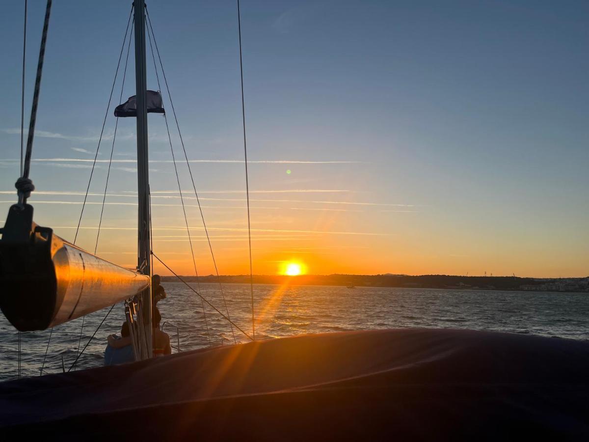 Stay In A Boat - Lisboa Εξωτερικό φωτογραφία