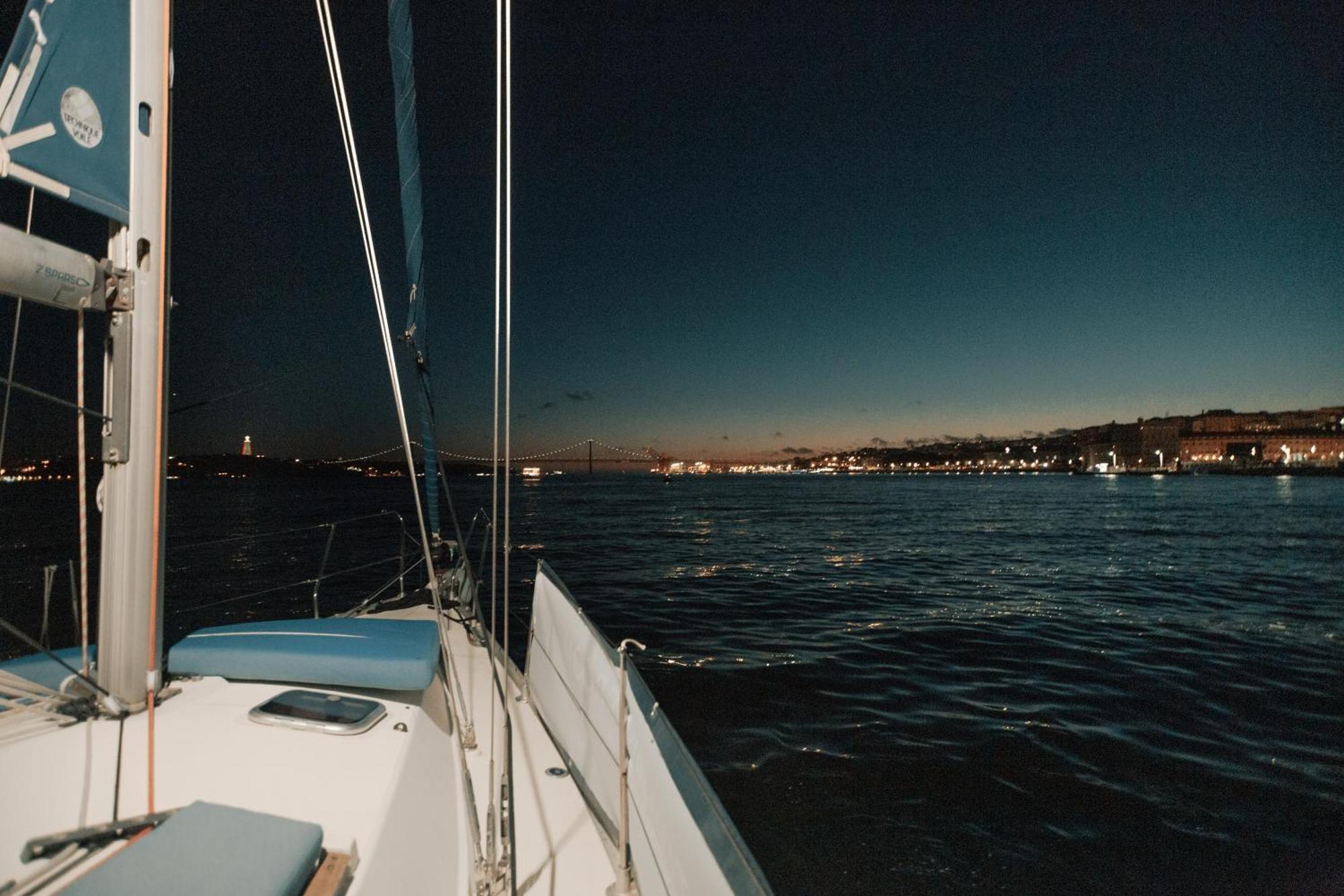 Stay In A Boat - Lisboa Εξωτερικό φωτογραφία